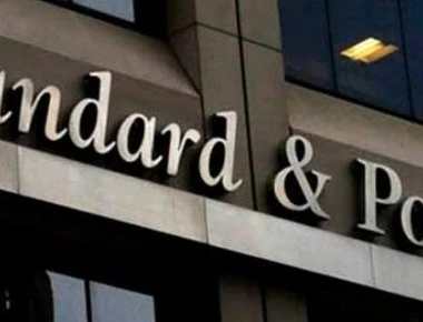 Bloomberg: «Η Ελλάδα επανήλθε στο προσκήνιο μετά την αναβάθμιση σε Β+»